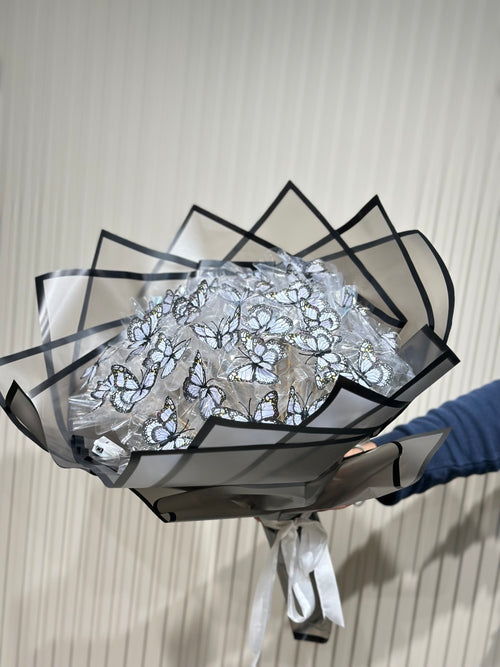 Beyaz Çift Kanatlı Işıklı Kelebek Buketi | 35 Adet LED Işıklı Kelebek Tasarımı 🤍🦋