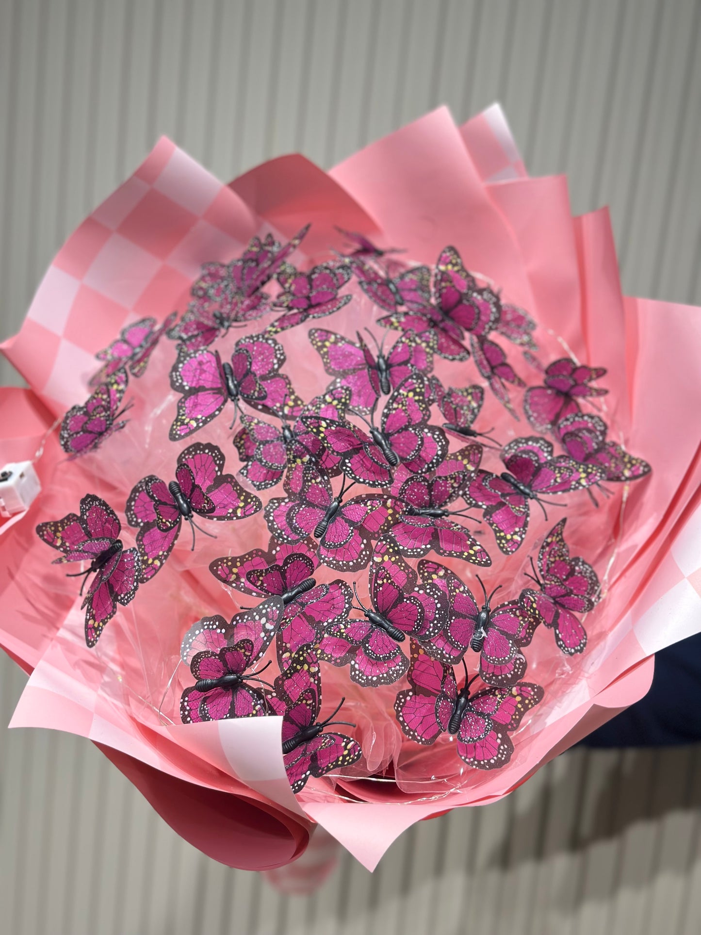 Pembe Çift Kanatlı Işıklı Kelebek Buketi | 35 Adet LED Işıklı Kelebek Tasarımı 💗🦋