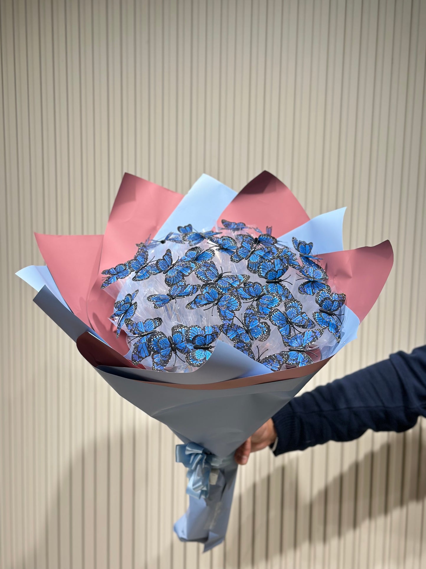 Mavi Çift Kanatlı Işıklı Kelebek Buketi | 35 Adet LED Işıklı Kelebek Tasarımı 💙🦋