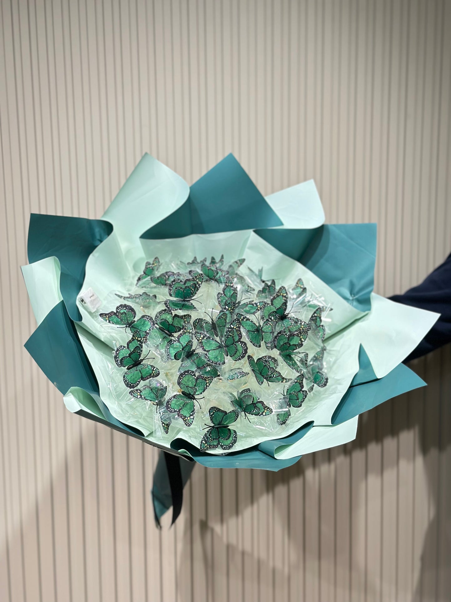 Yeşil Çift Kanatlı Işıklı Kelebek Buketi | 35 Adet LED Işıklı Kelebek Tasarımı 💚🦋