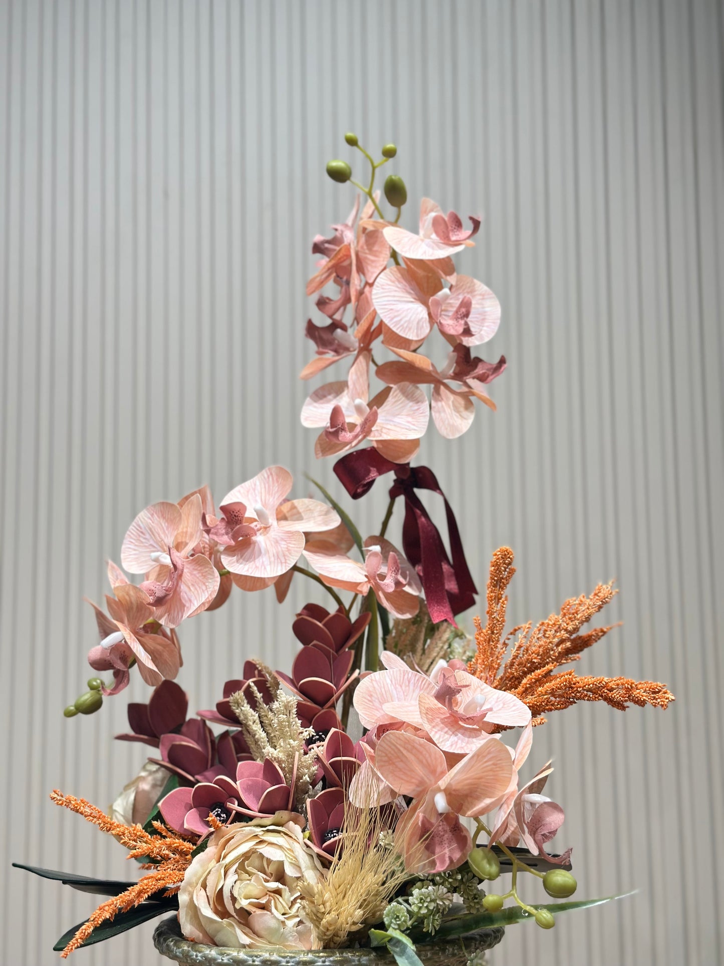 2 Dal Somon Orkide | 1. Kalite İthal Islak Dokulu Özel Seramik Vazoda Yapay Aranjman 🌸