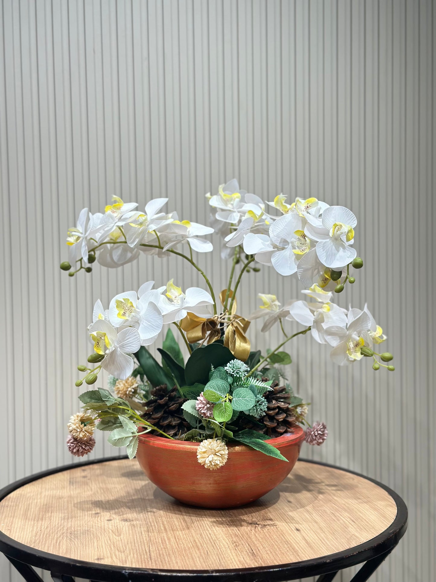 5 Dal Beyaz Orkide | Seramik Vazoda Lüks Yapay Çiçek Aranjmanı 🤍