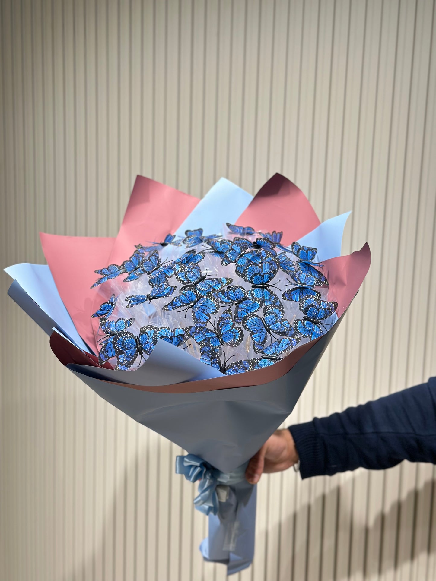 Mavi Çift Kanatlı Işıklı Kelebek Buketi | 35 Adet LED Işıklı Kelebek Tasarımı 💙🦋