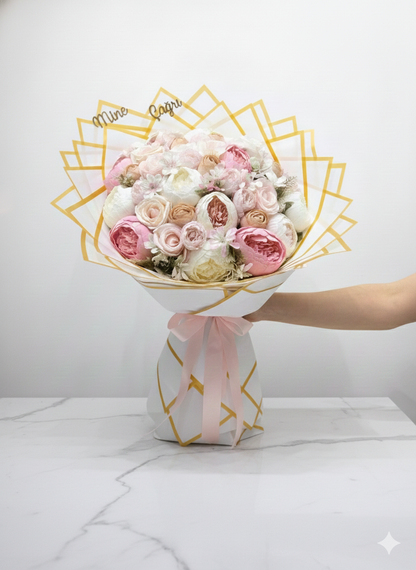 Romantik Şakayık & Gül Aranjmanlı Nişan Buketi ve Çikolata Seti