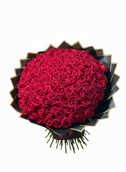 101 Kadife Gülün Görkemli Uyumu