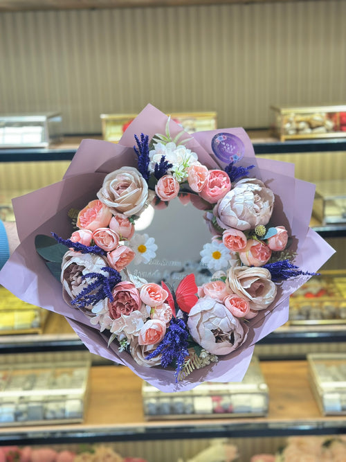 Aynalı Kelebek Buket – Romantik ve Kişiye Özel Tasarım