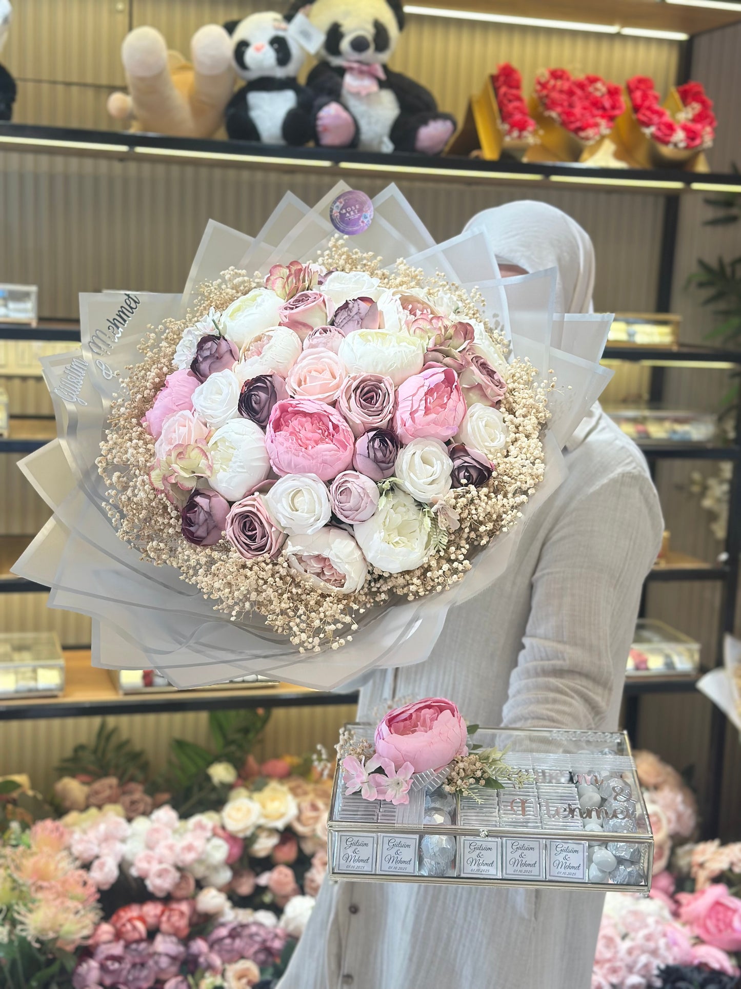 Soft Pembe Şakayık & Gül Buketi Çikolata Seti