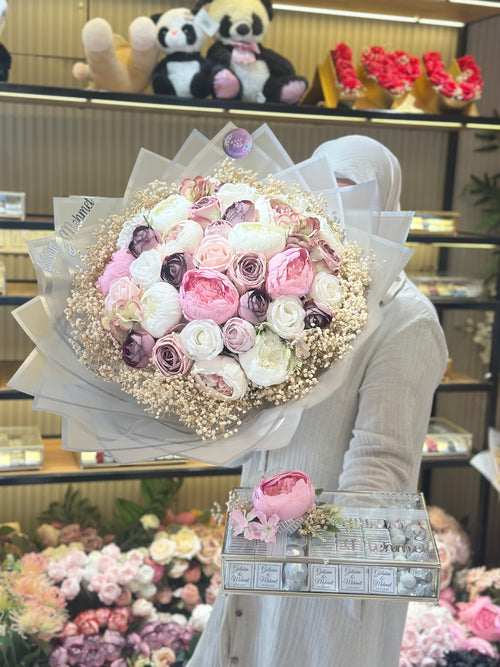 Soft Pembe Şakayık & Gül Buketi Çikolata Seti