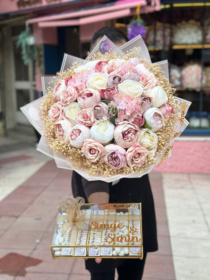 Şampanya Tonlarında Şakayık & Gül Buketi ve Çikolata Seti