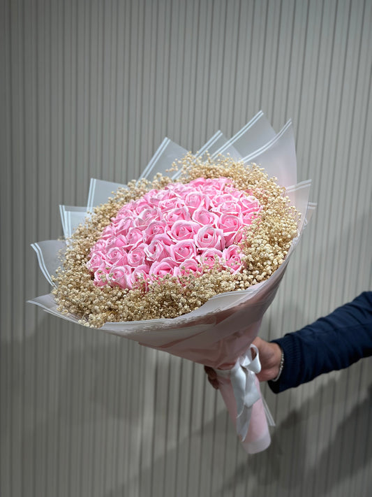 50’li Kokulu Pembe Sabun Gül Buketi | Pembe Tonlarda Kalıcı ve Zarif Hediye 🌷