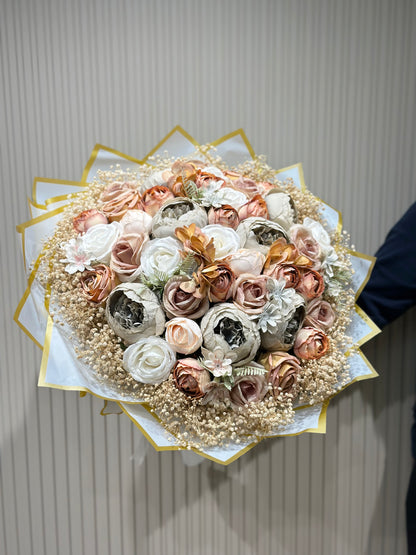 Pastel Elegance Buketi 💞 | Şakayık & Erengül ile Premium Aşk Dokunuşu