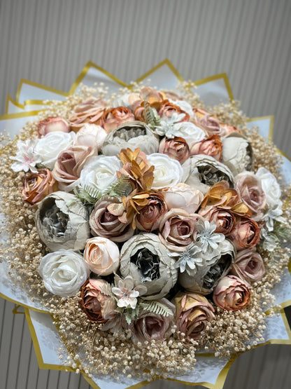 Pastel Elegance Buketi 💞 | Şakayık & Erengül ile Premium Aşk Dokunuşu