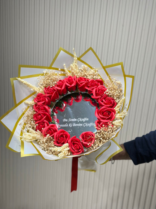 Kırmızı Sabun Gül Ayna Buketi