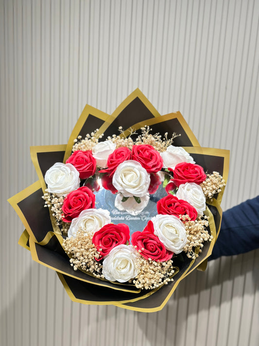 Kırmızı & Beyaz Gül Ayna Buketi