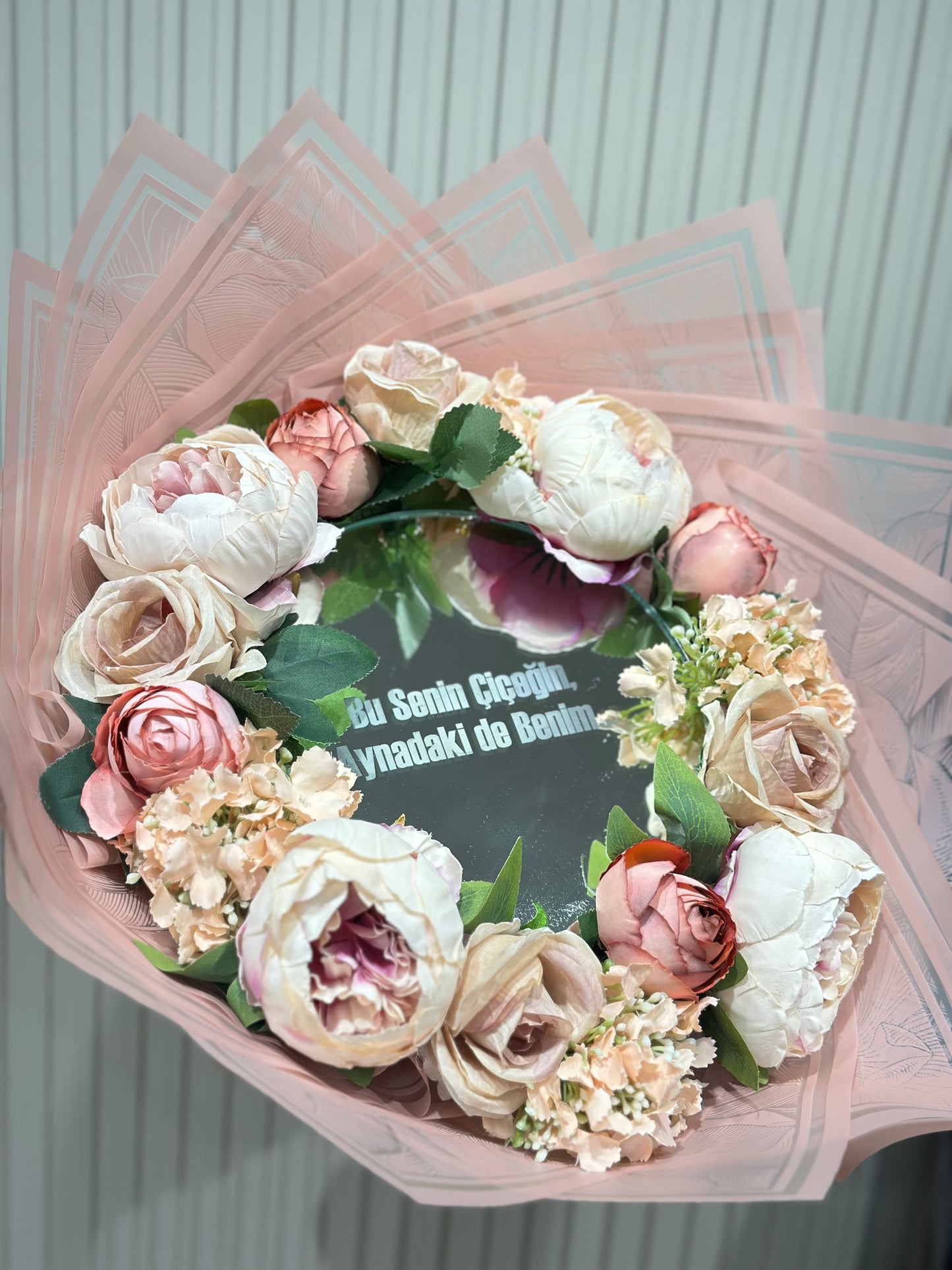 Pastel Şakayık & Gül Ayna Buketi