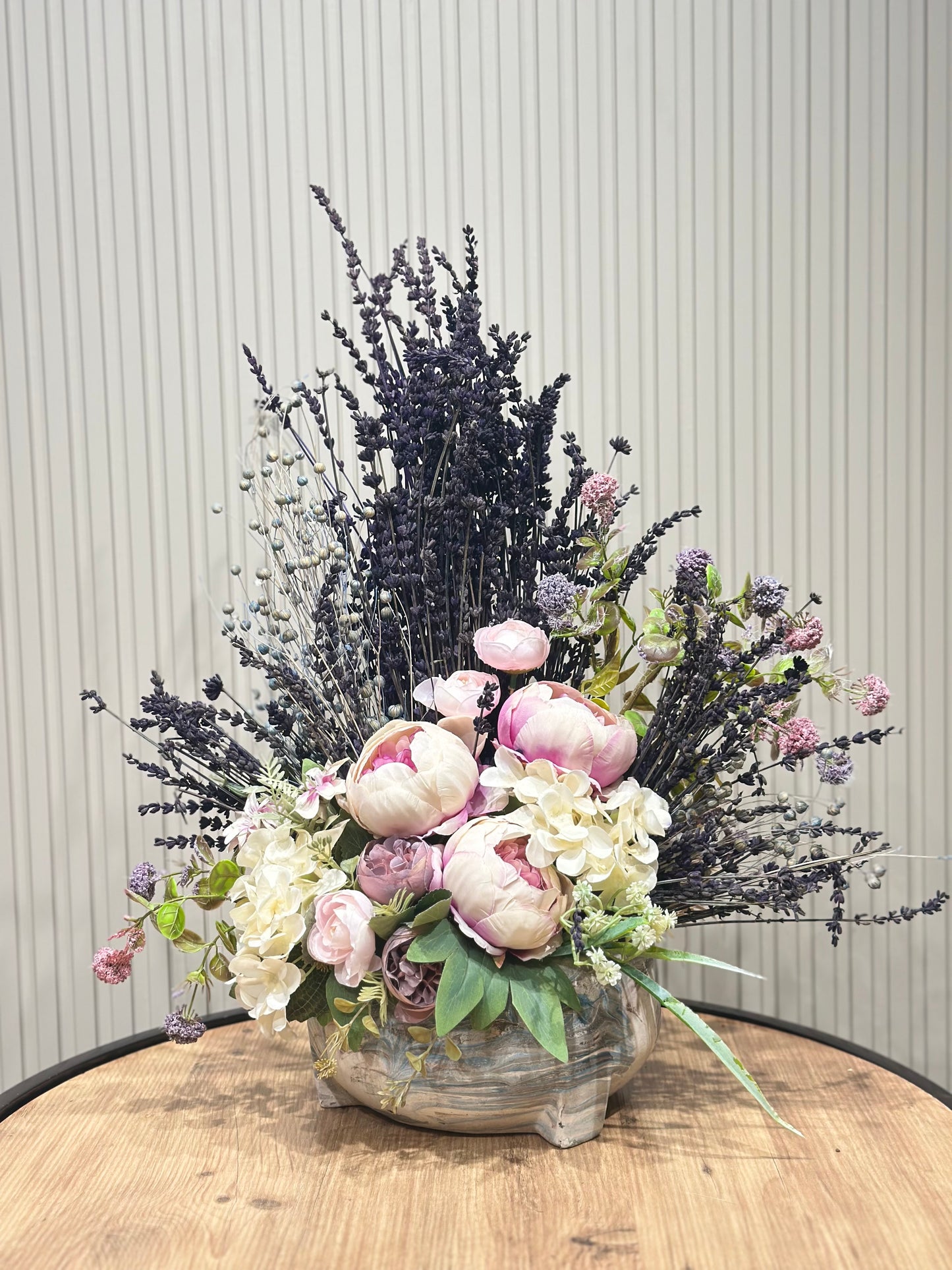 Lavanta ve Şakayık Aranjmanı | Seramik Vazoda Premium Yapay Çiçek 💜